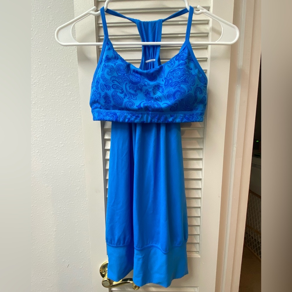 💙Lululemon • blue racer back tank with built in bra